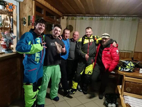 Рятувальники відшукали сноубордиста, який у сильному тумані втратив орієнтир серед гір