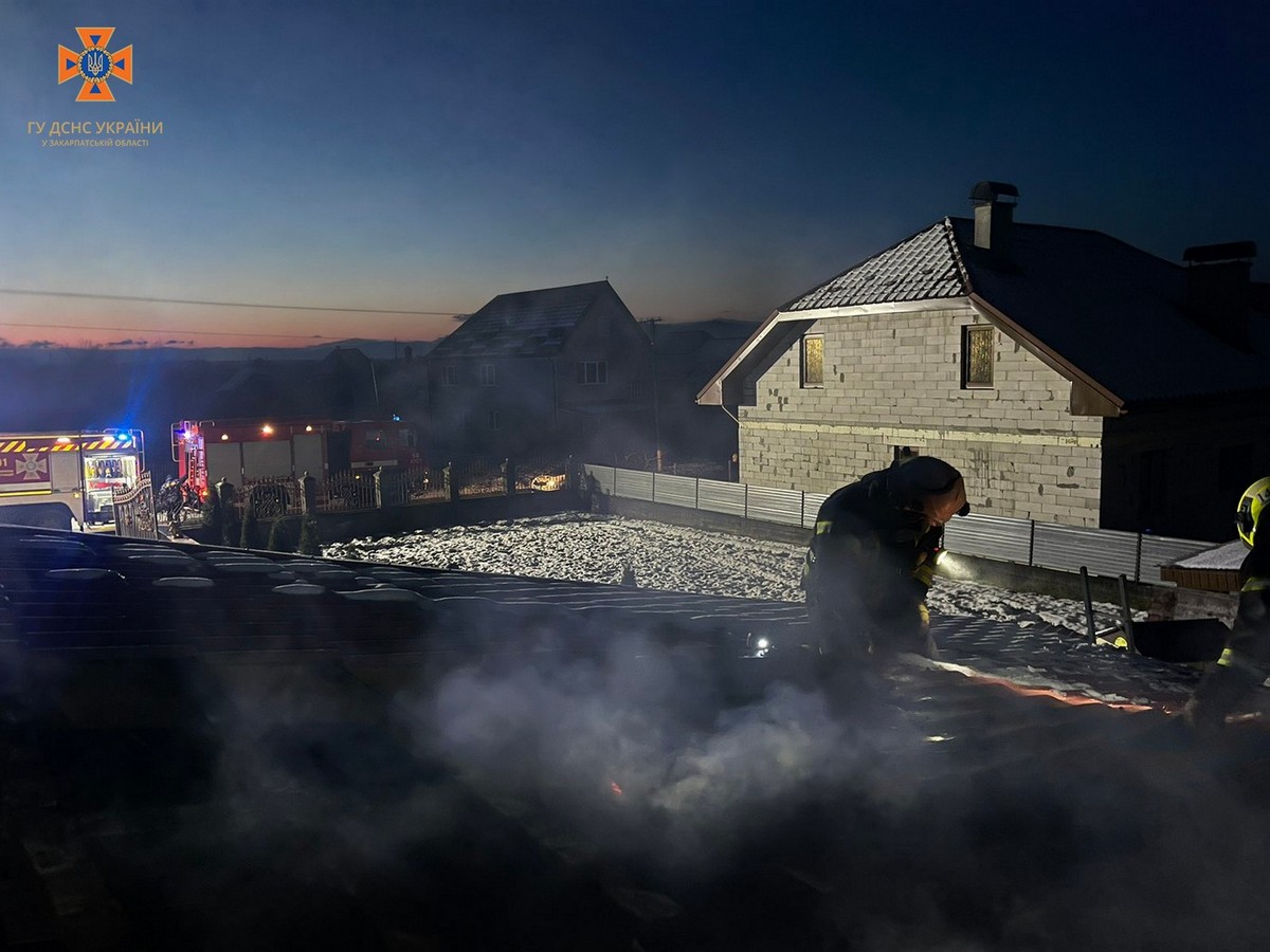 Рано-вранці у селі на Хустщині гасили пожежу