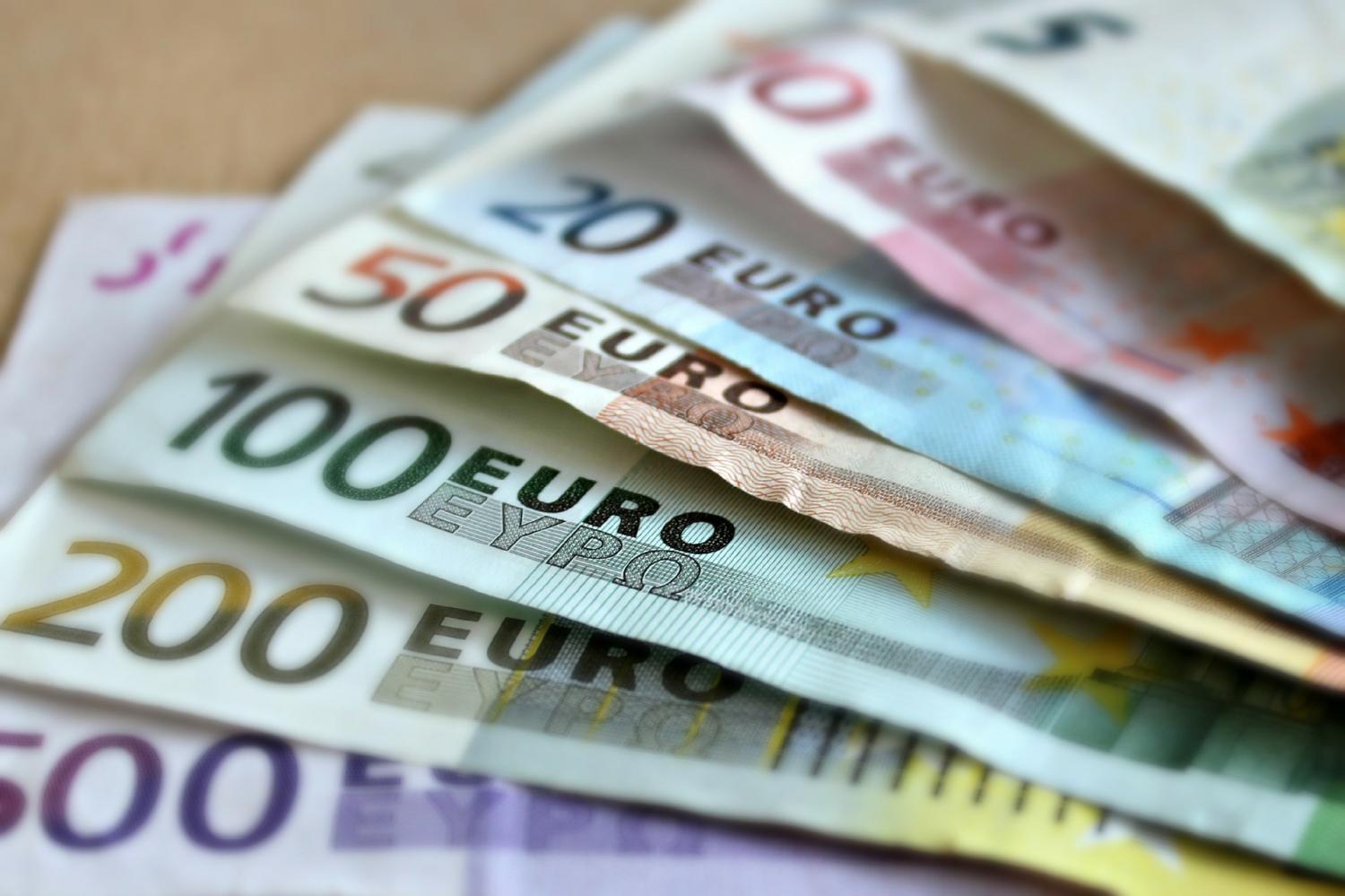 Чи перейде Україна з гривень на євро після вступу в ЄС: що кажуть у НБУ