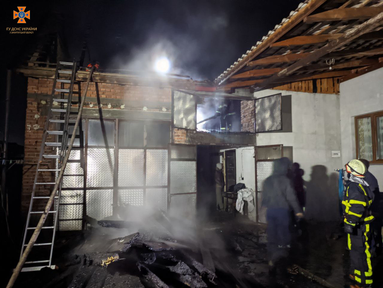 У селі на Хустщині вночі вирувала пожежа У селі на Хустщині вночі вирувала пожежа