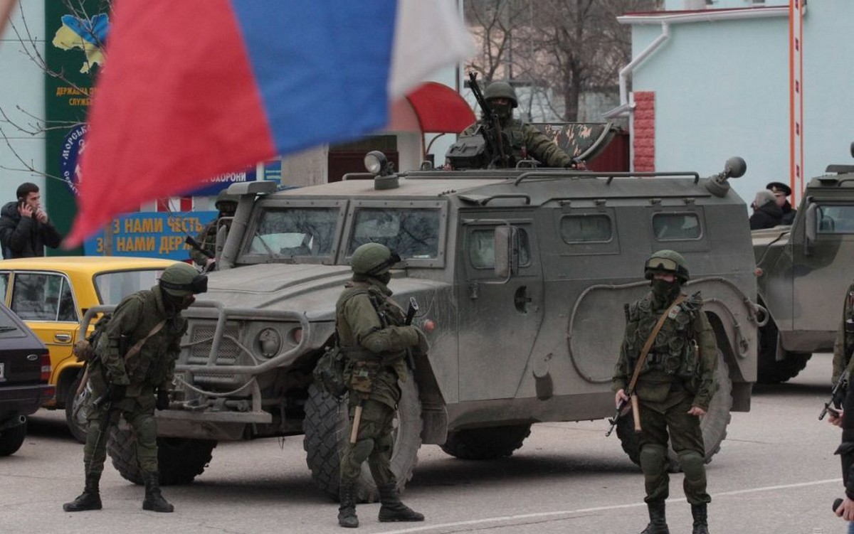 До кордону рухаються колони російської техніки: військові звернулися до українців