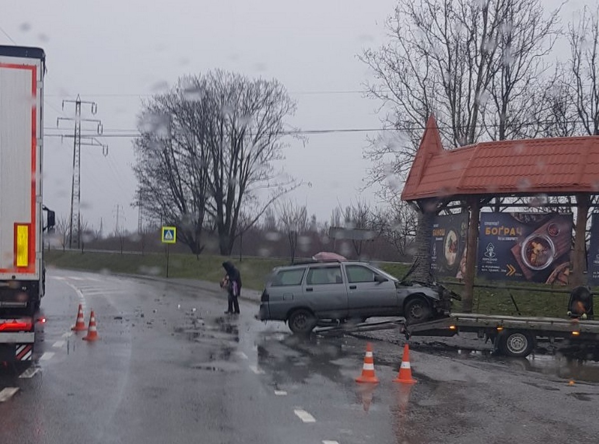 Поблизу одного з ресторанів Мукачева сталась аварія