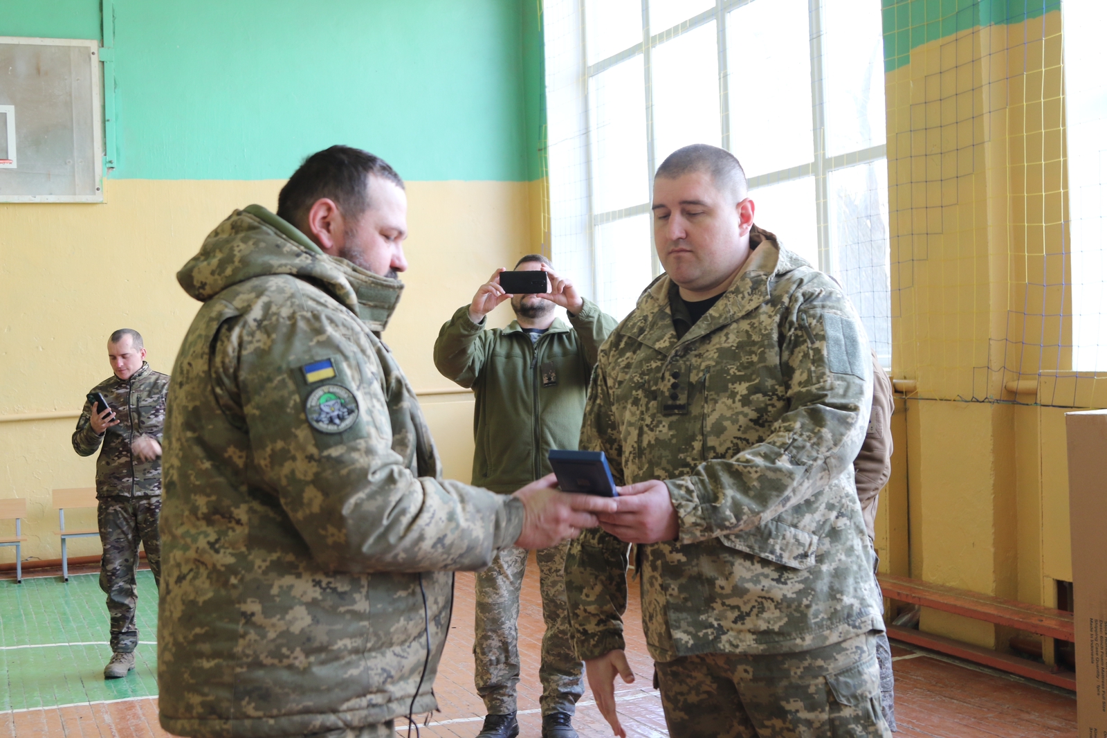 Командир славетної 128-ї бригади нагородив найкращих воїнів