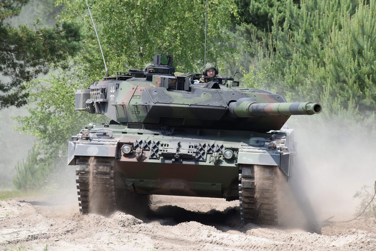 Українські військові вже проходять навчання на танках Leopard 2 Українські військові вже проходять навчання на танках Leopard 2
