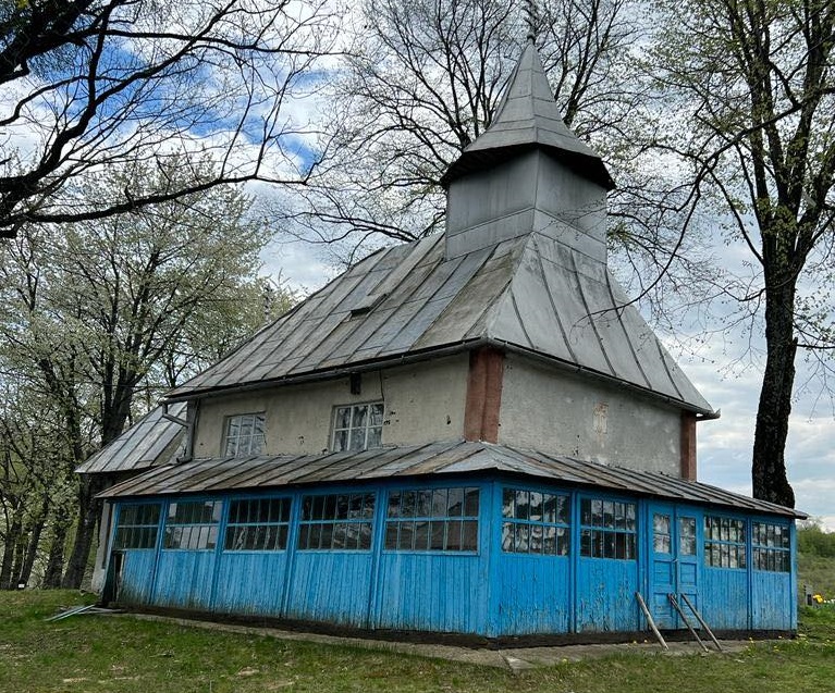 У селі на Мукачівщині розпочали реконструкцію старовинної дерев’яної церкви У селі на Мукачівщині розпочали реконструкцію старовинної дерев’яної церкви