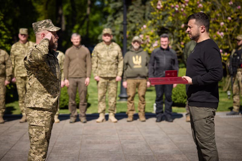 Президент присвоїв найвище звання Героя України полковнику із Закарпаття