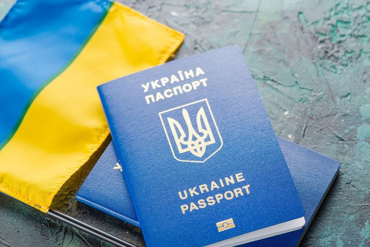 Дві важливі новини для українців, які виїхали за кордон: для них будуть зміни