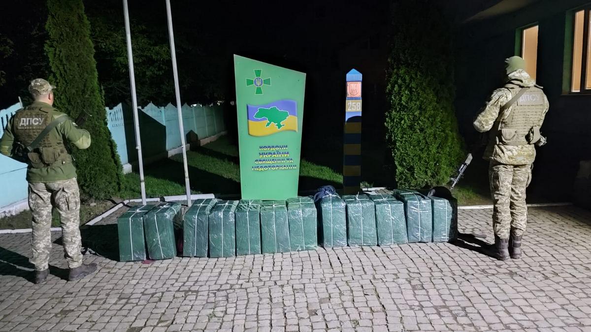 Прикордонники розповіли, що вночі накоїли контрабандисти Прикордонники розповіли, що вночі накоїли контрабандисти