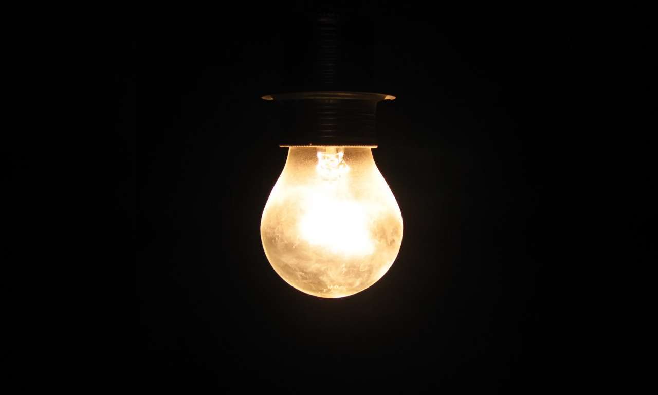 Другий пік по споживанню електроенергії: чи будуть влітку відключення світла в Україні