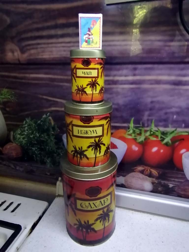 Продам набір ємностей для круп та спецій