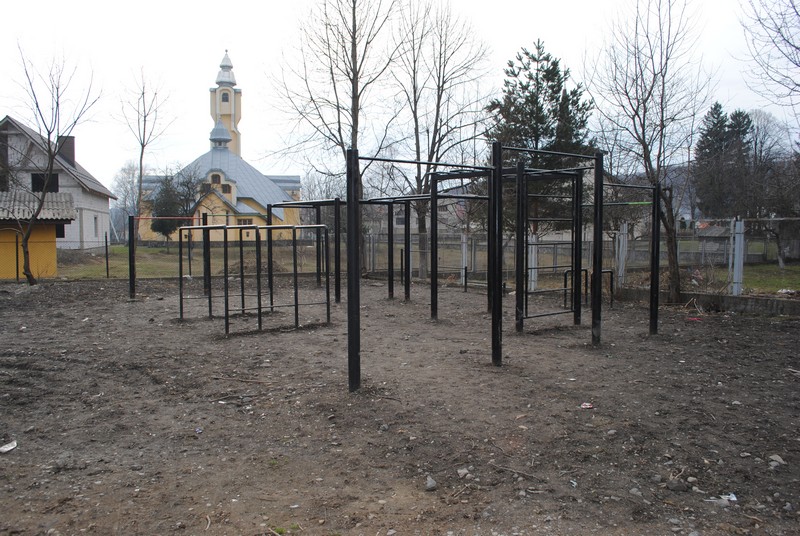 Турніки у селі Довге Турніки у селі Довге