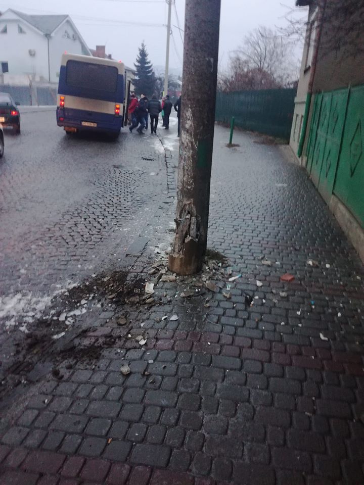 Аварія за участі рейсового автобуса в Мукачеві