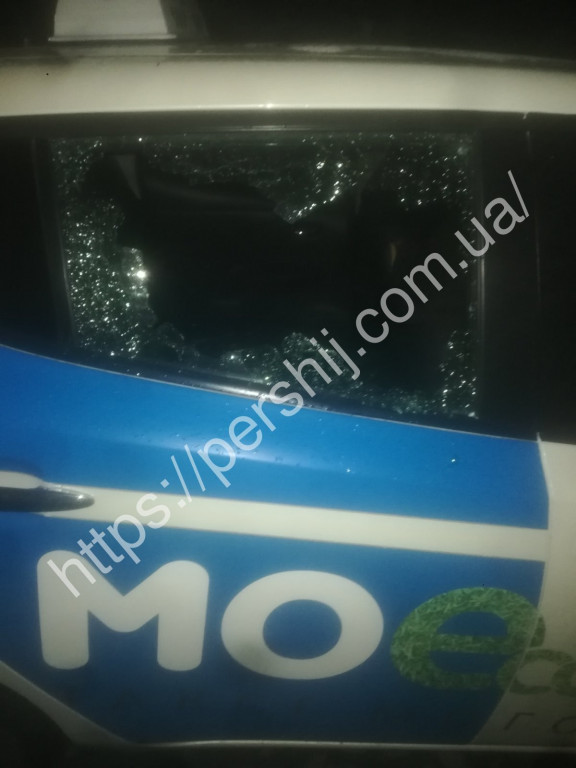 У Мукачеві пошкодили автівки Moeco taxi