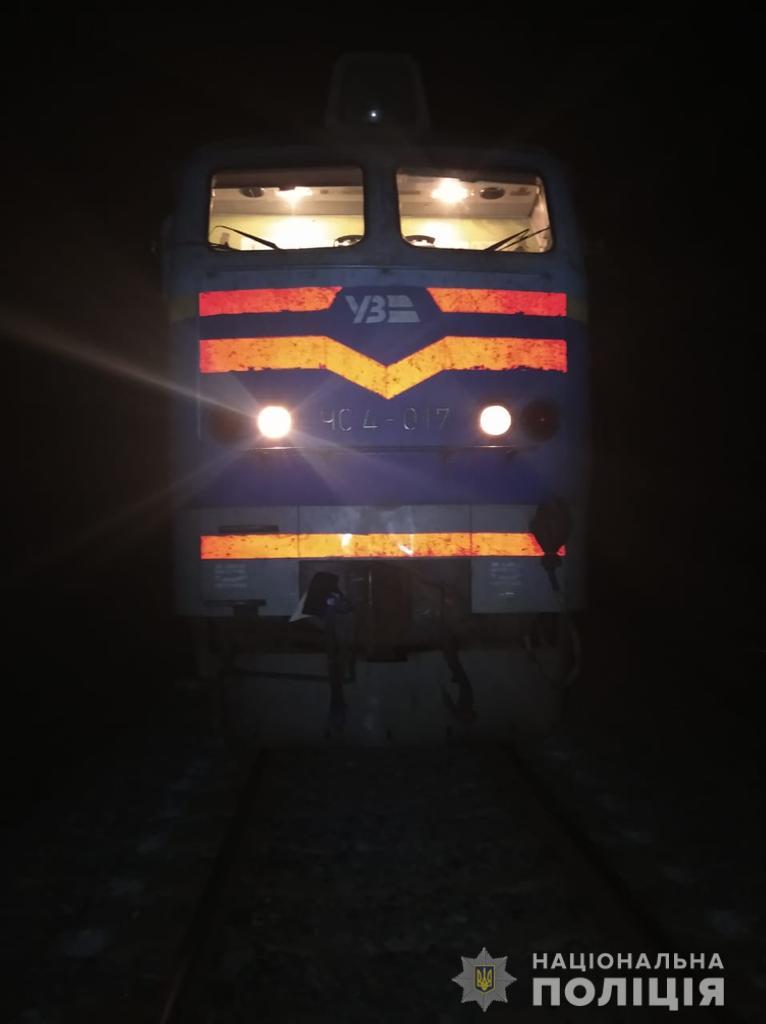 Вночі на Львівщині сталась жахлива трагедія – потяг Рахів-Київ переїхав чоловіка