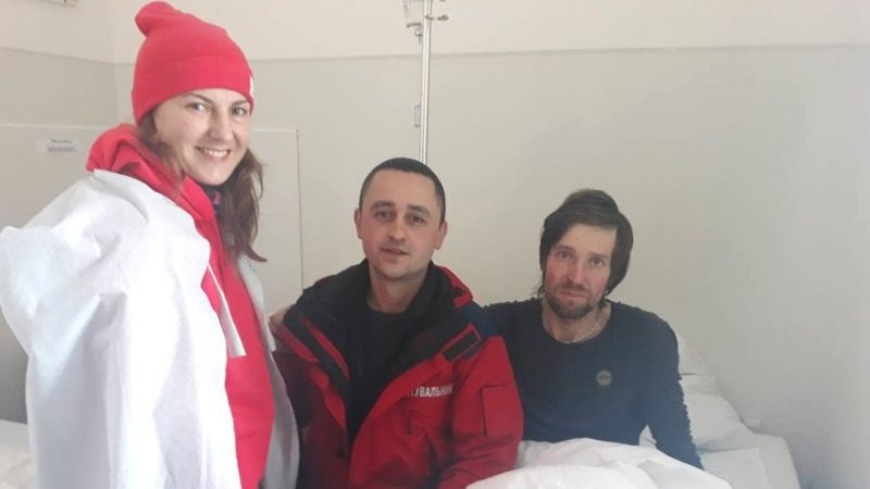 Ігор та Валерія разом з керівником рятувальної операції Олександром Гуляком