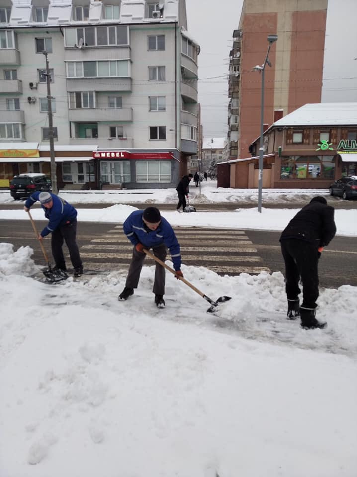 Розчистка снігу у Мукачеві