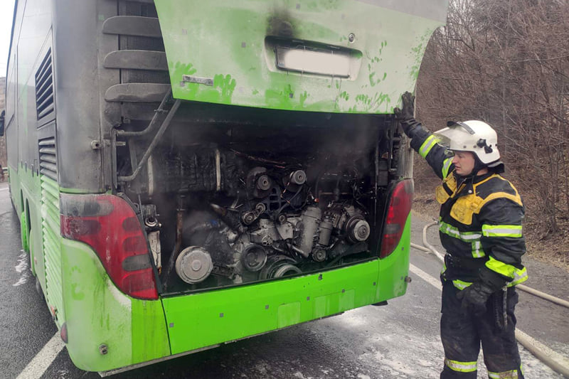 На Закарпатті загорівся пасажирський автобус
