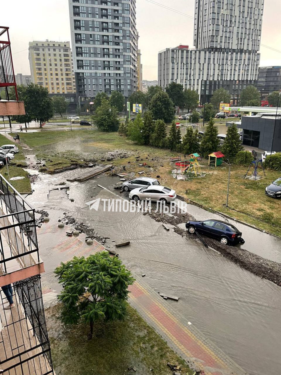 Львів накрила сильна злива