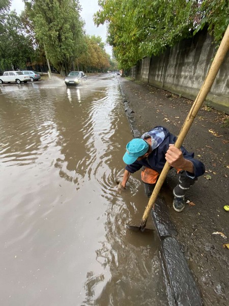 Вулиці Ужгорода затопило після зливи