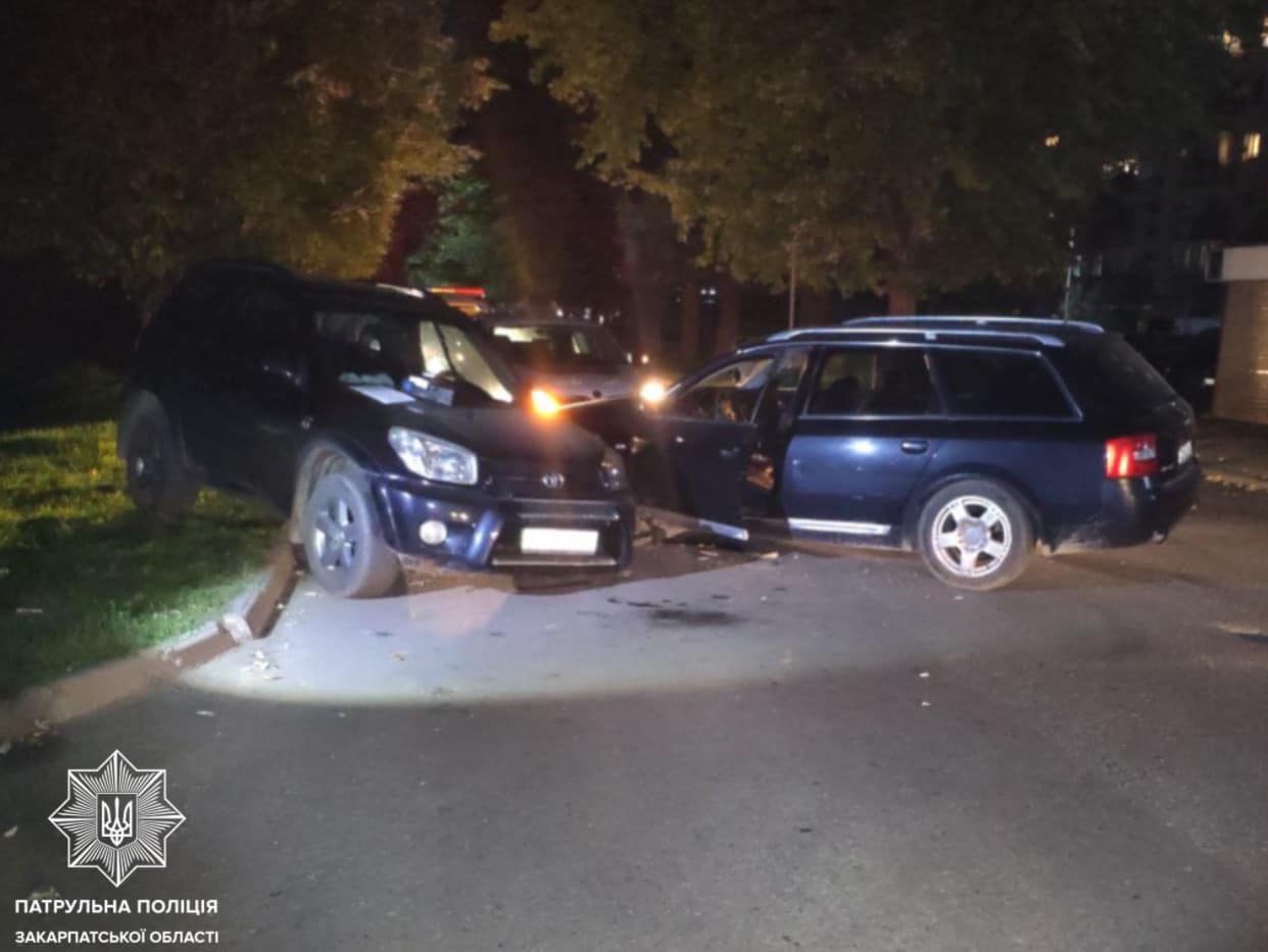 Сильно п’яний водій скоїв в Ужгороді ДТП: поліція показала фото