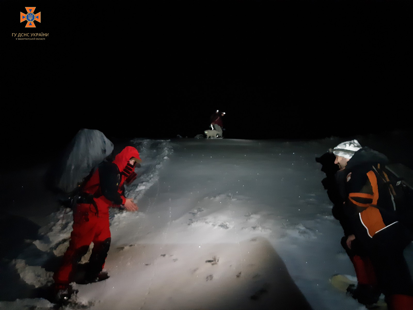 Знайдено 4 людей, які заблукали у горах Закарпаття