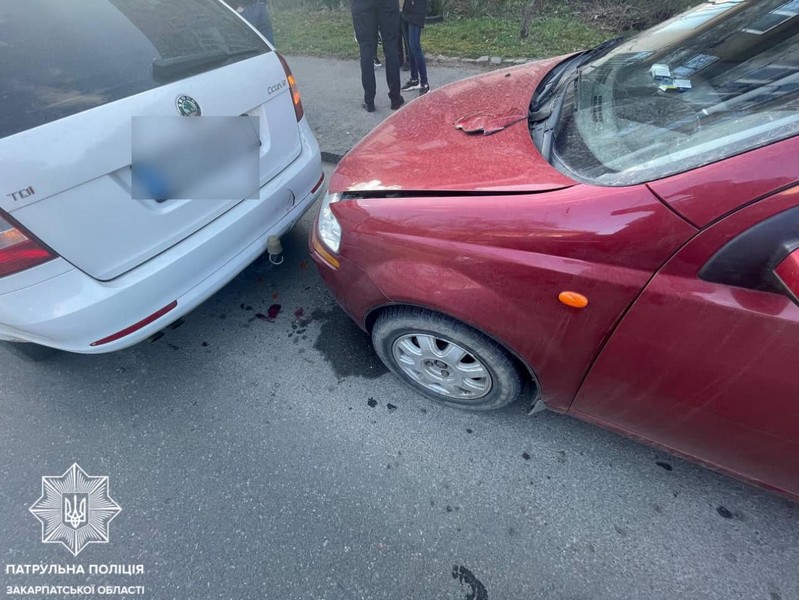 Дуже п’яна жінка скоїла аварію в Ужгороді