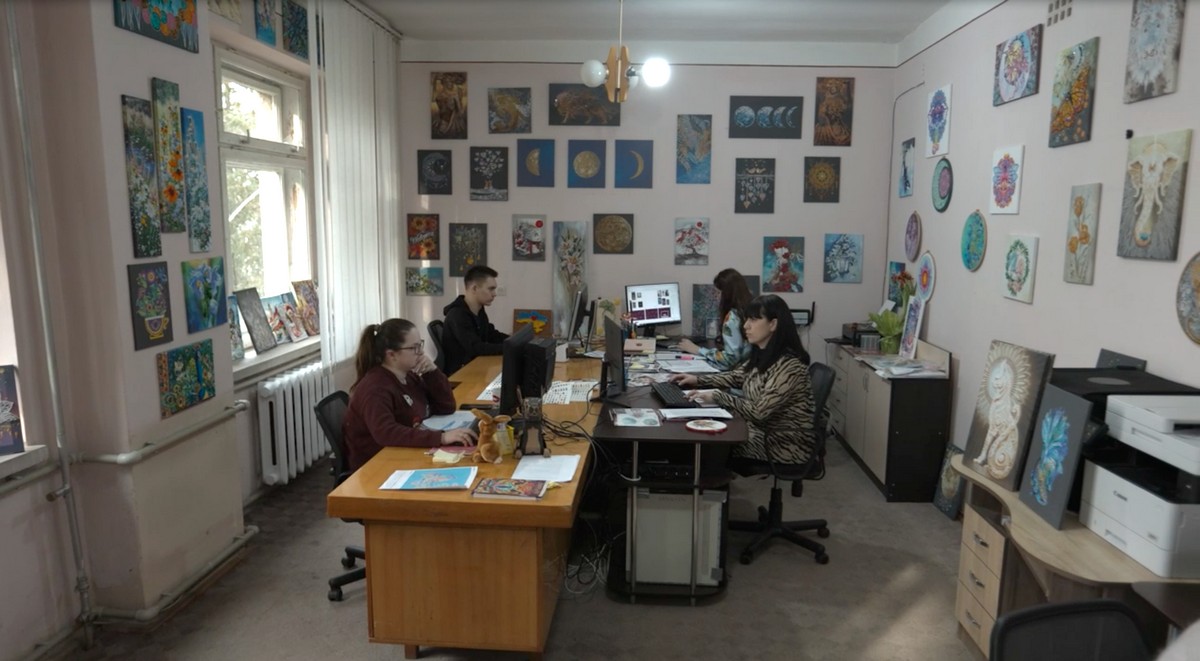 Харків’яни з нуля відновили бізнес із рукоділля на Закарпатті