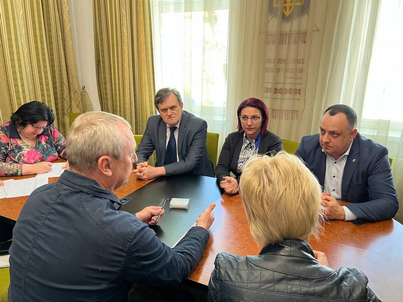 Підписано останні юридичні документи щодо будівництва сміттєсортувального заводу у селі Яноші