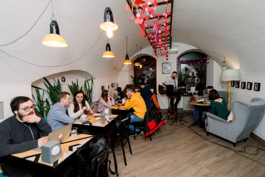Eat Me Cafe в Ужгороді Eat Me Cafe в Ужгороді