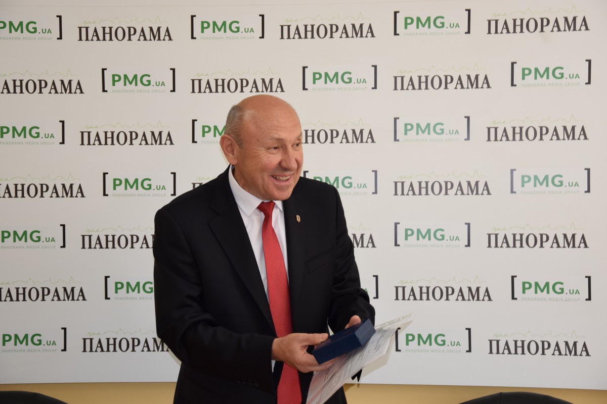Василь Гарагонич під час презентації книги Василь Гарагонич під час презентації книги
